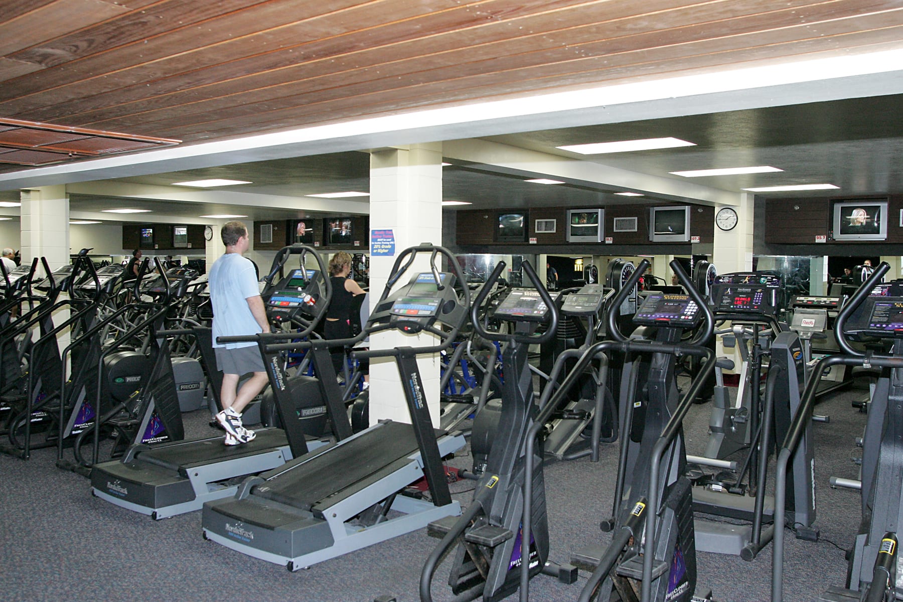 Cardio Equipment area in Red's in Lafayette, La