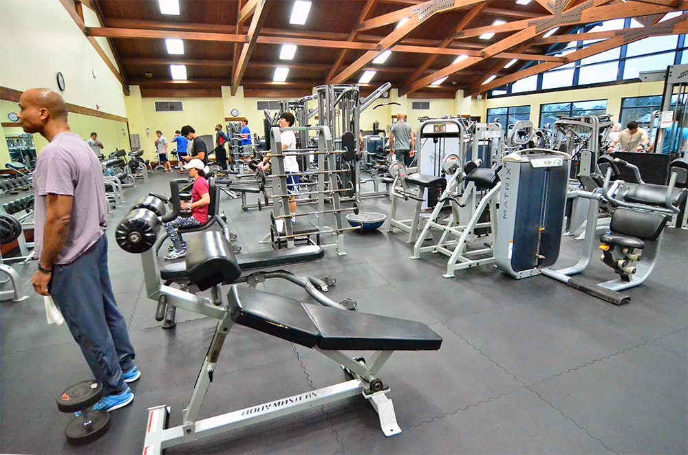 Co-ed weights workout gym at Red's in Lafayette, LA.