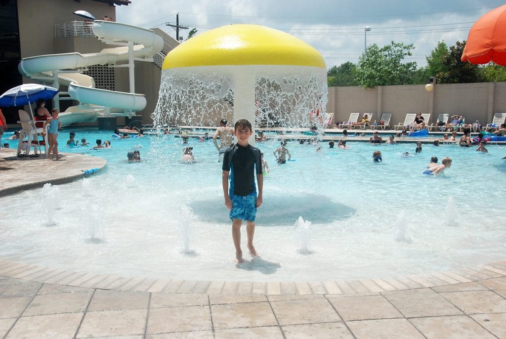 Children's Pool Kids pool at Red's.
